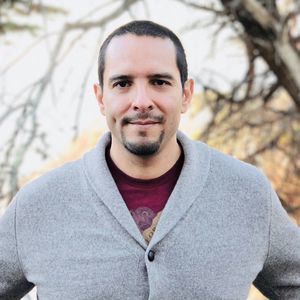 Meet your Posher, Moisés